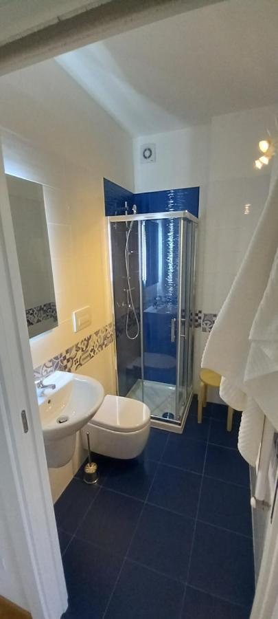 Central Apartment Con Tre Camere Da Letto โลโกโรตอนโด ภายนอก รูปภาพ