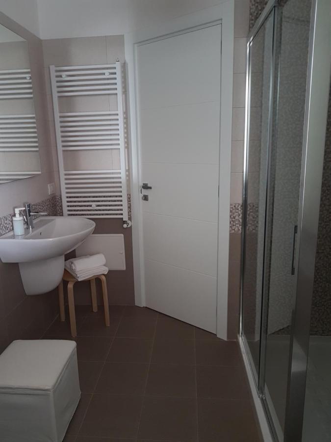 Central Apartment Con Tre Camere Da Letto โลโกโรตอนโด ภายนอก รูปภาพ